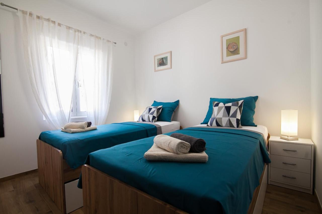 Family Apartments Brach Bol Ngoại thất bức ảnh