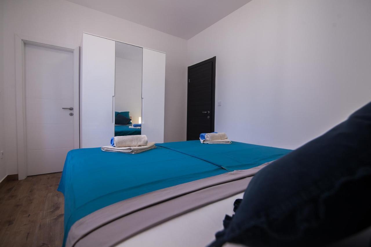Family Apartments Brach Bol Ngoại thất bức ảnh