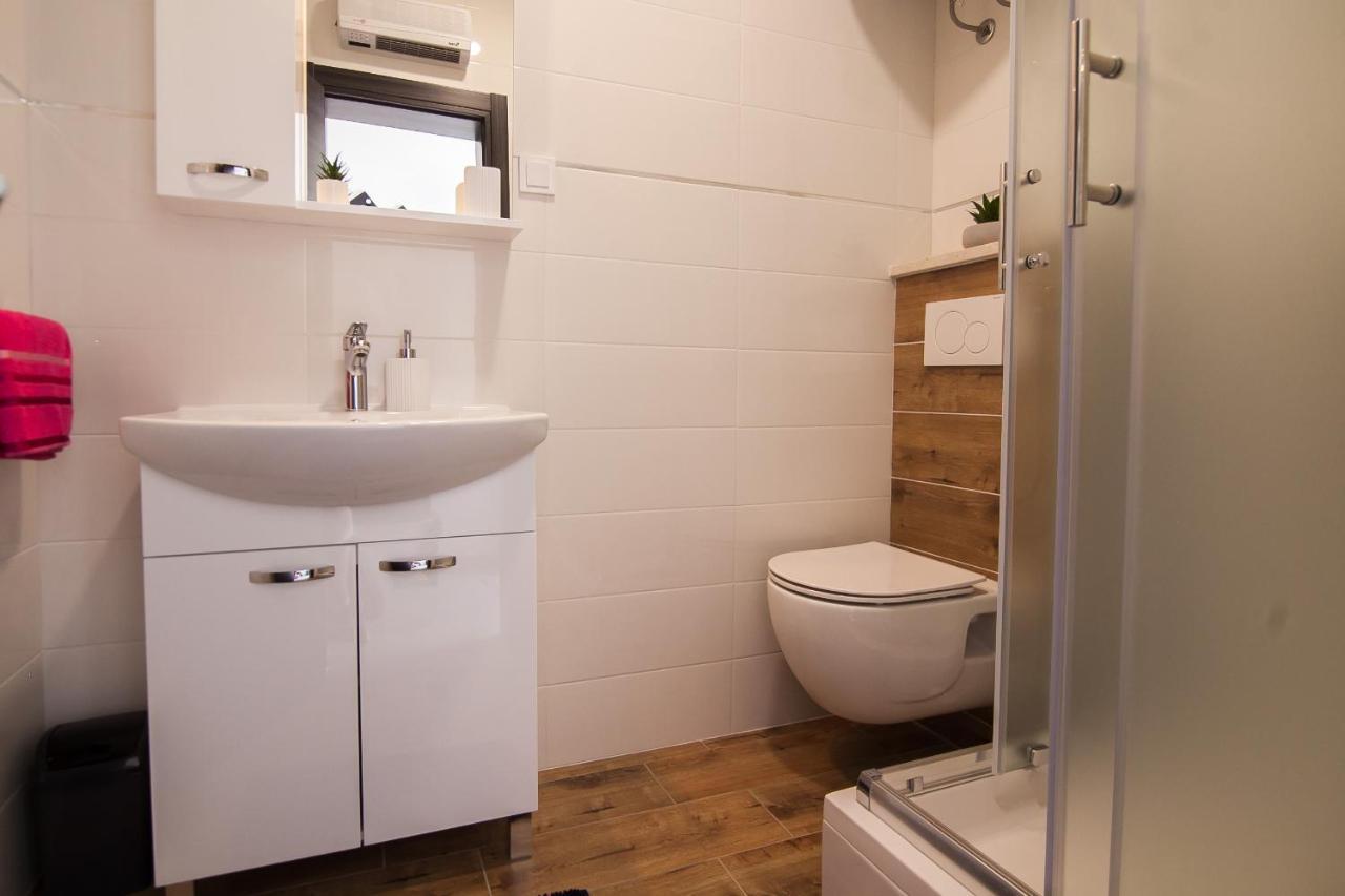 Family Apartments Brach Bol Ngoại thất bức ảnh