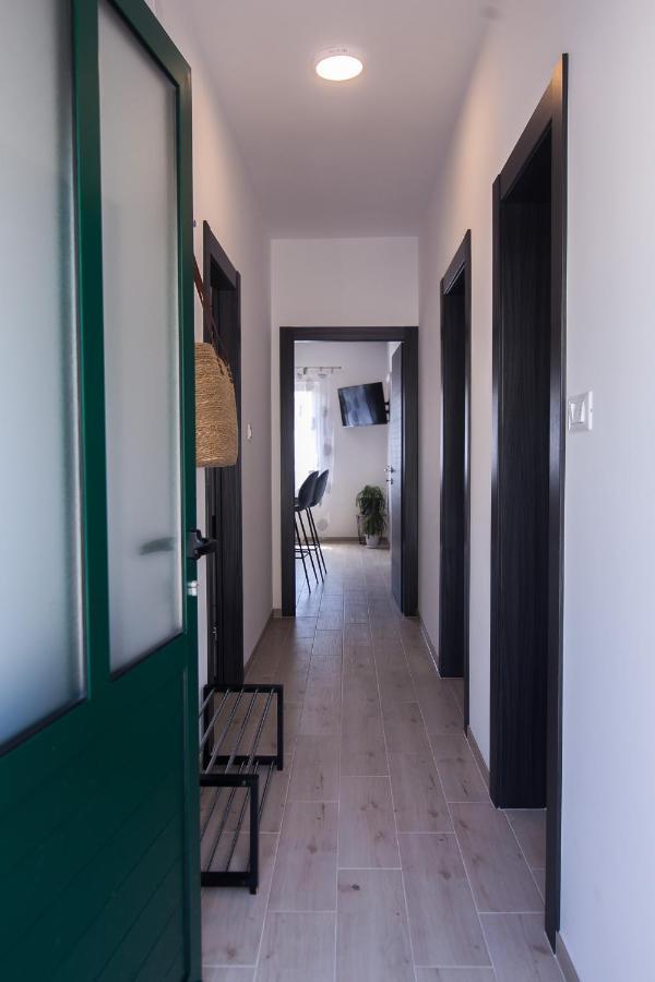 Family Apartments Brach Bol Ngoại thất bức ảnh