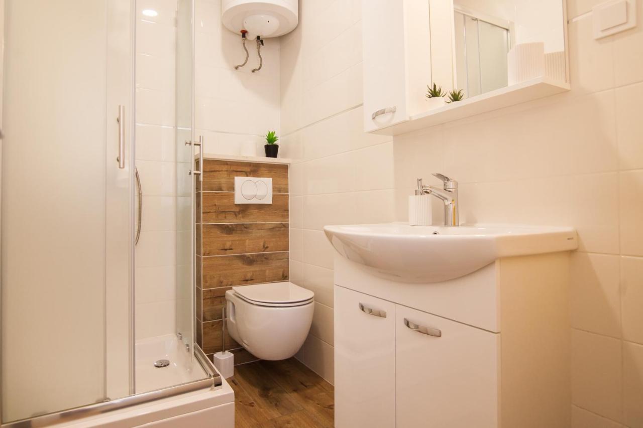 Family Apartments Brach Bol Ngoại thất bức ảnh