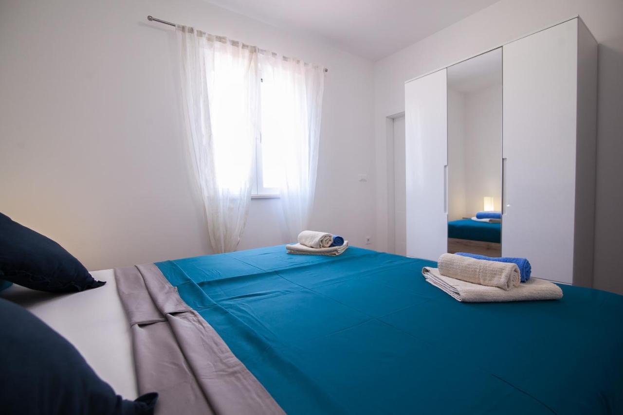 Family Apartments Brach Bol Ngoại thất bức ảnh