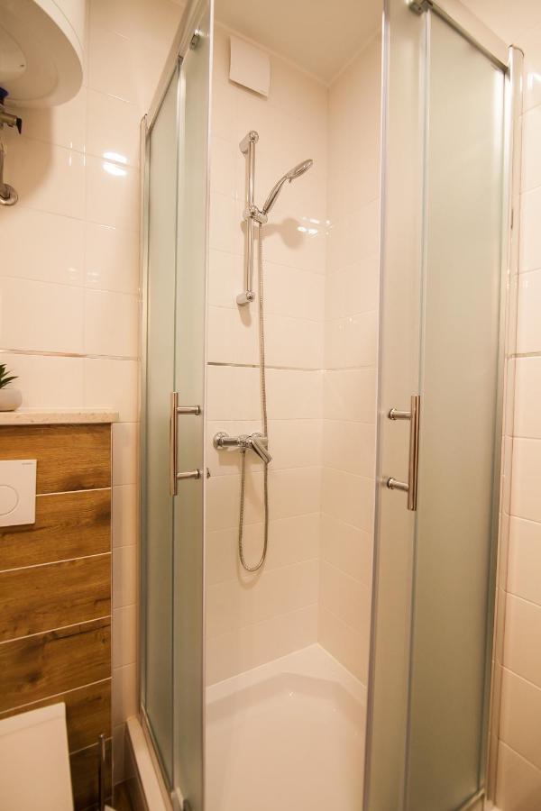 Family Apartments Brach Bol Ngoại thất bức ảnh