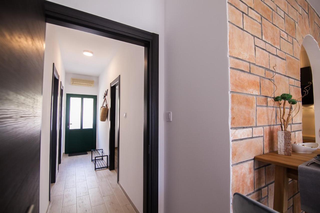 Family Apartments Brach Bol Ngoại thất bức ảnh