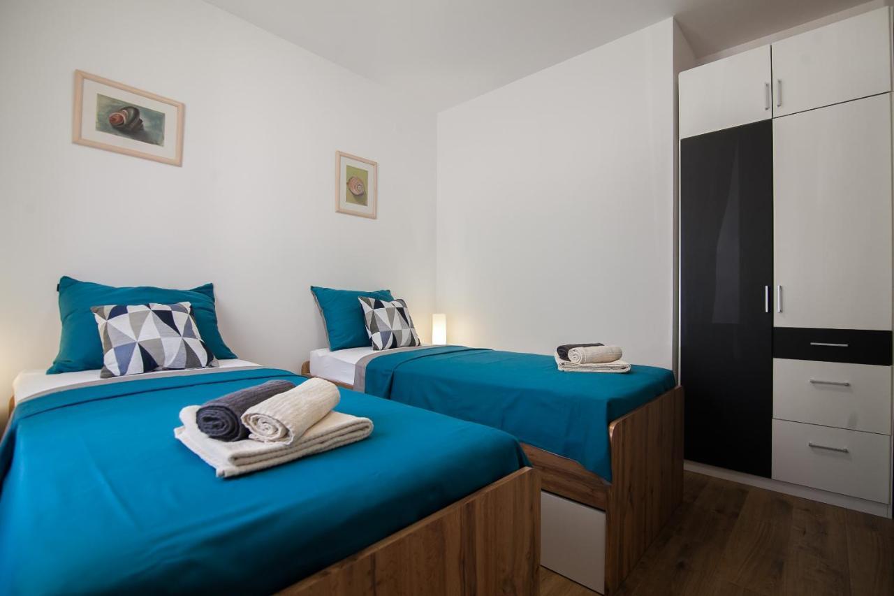 Family Apartments Brach Bol Ngoại thất bức ảnh