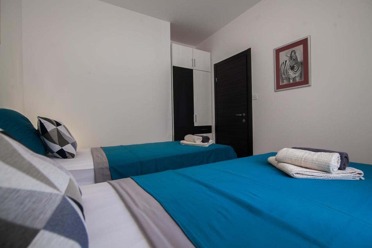 Family Apartments Brach Bol Ngoại thất bức ảnh