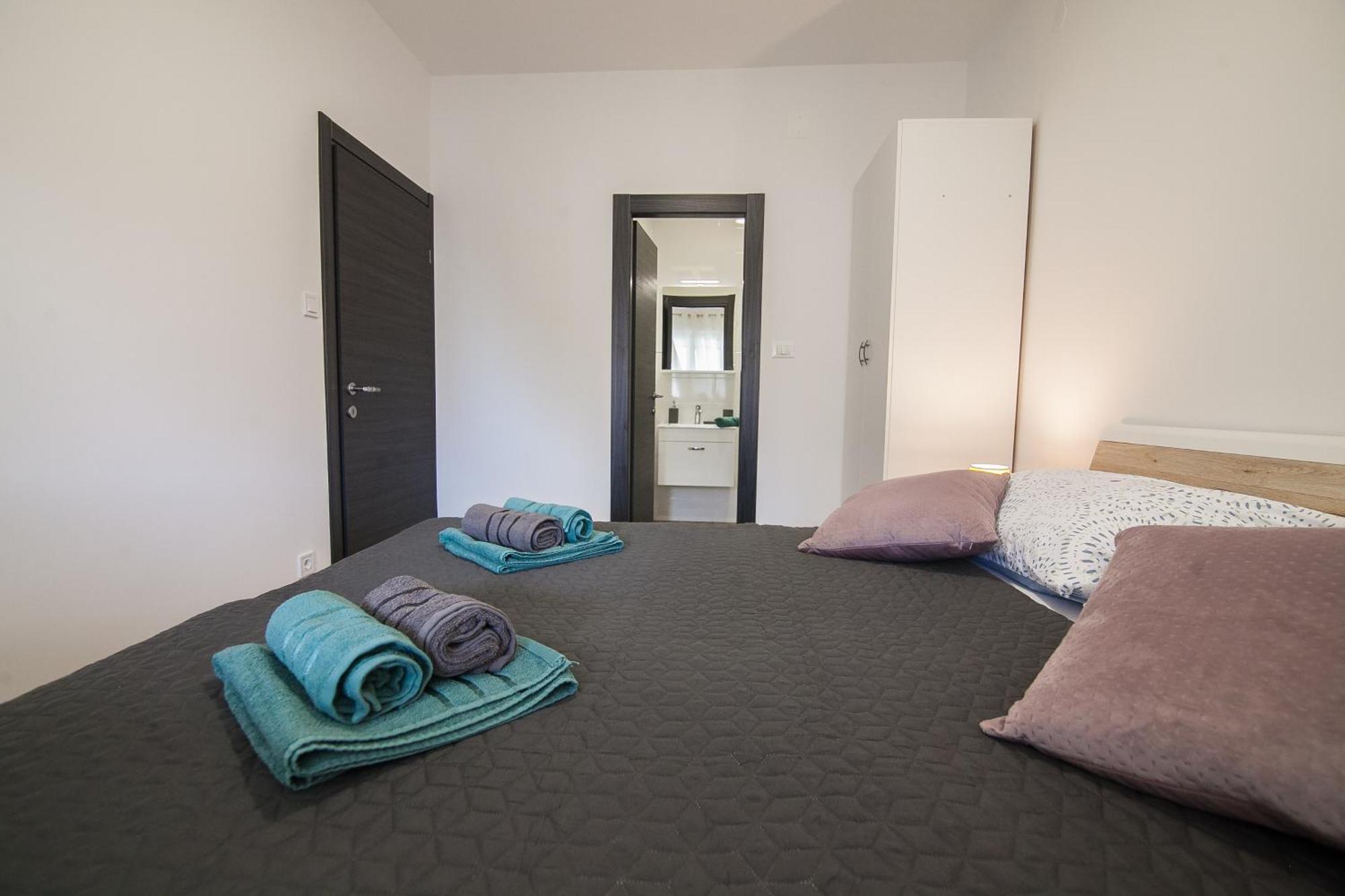 Family Apartments Brach Bol Ngoại thất bức ảnh