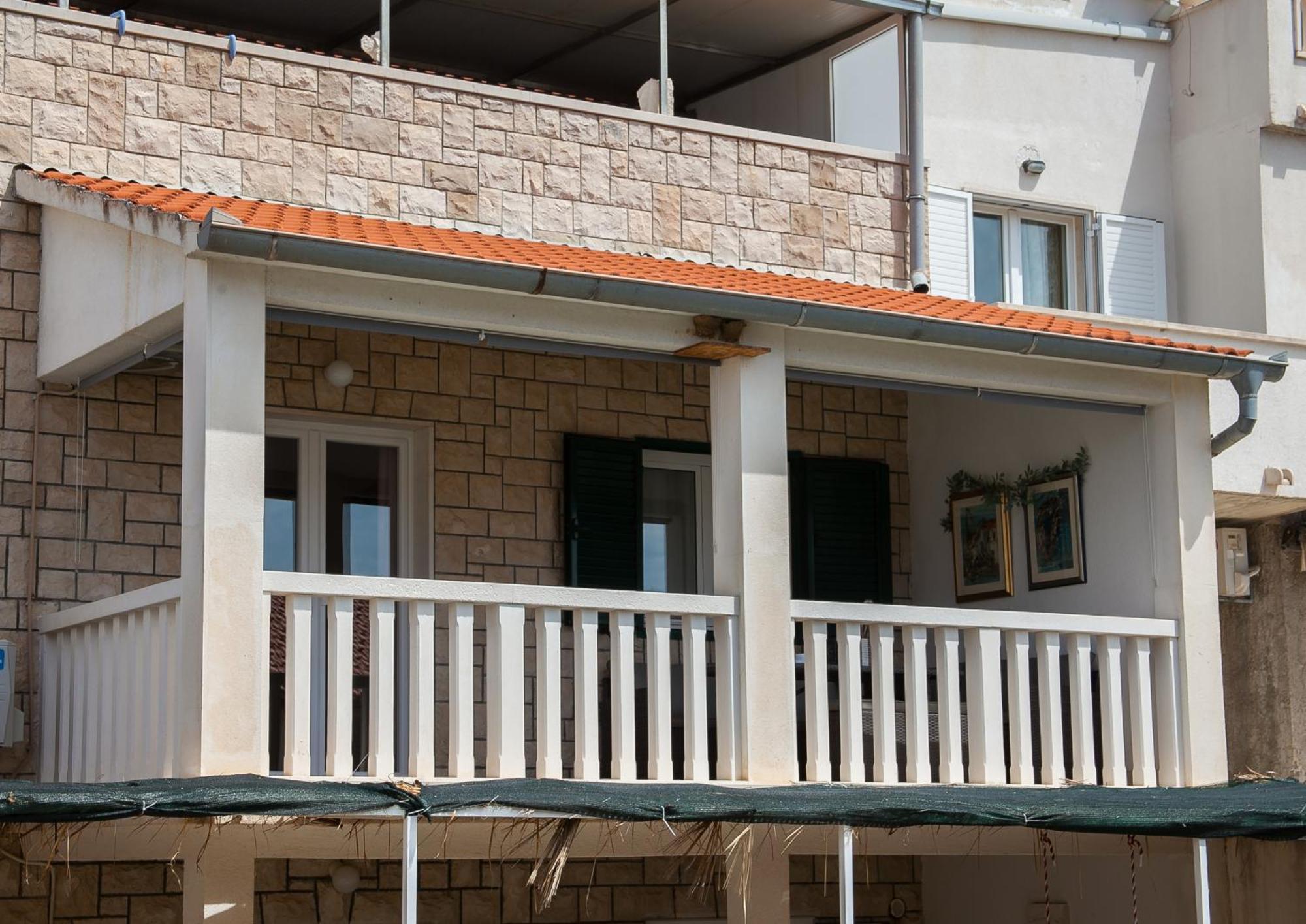 Family Apartments Brach Bol Ngoại thất bức ảnh